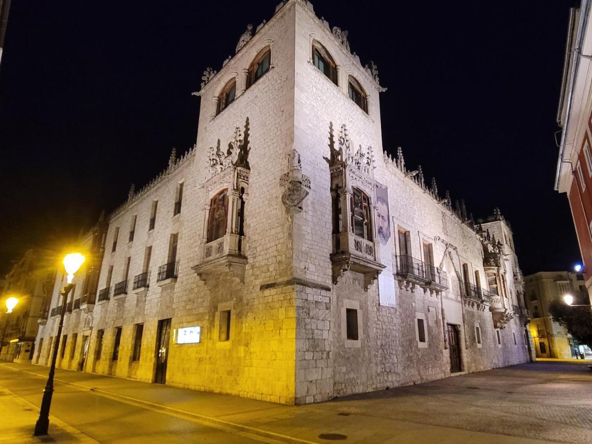 Mia Suites I Centro Historico - Parking & Wifi Free Burgo Kültér fotó